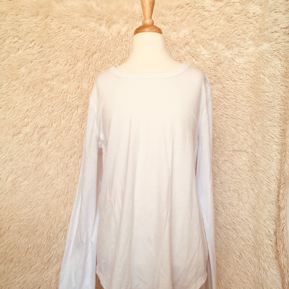 Miss two long sleeved shirts. One black one white. - Picture 5 of 7